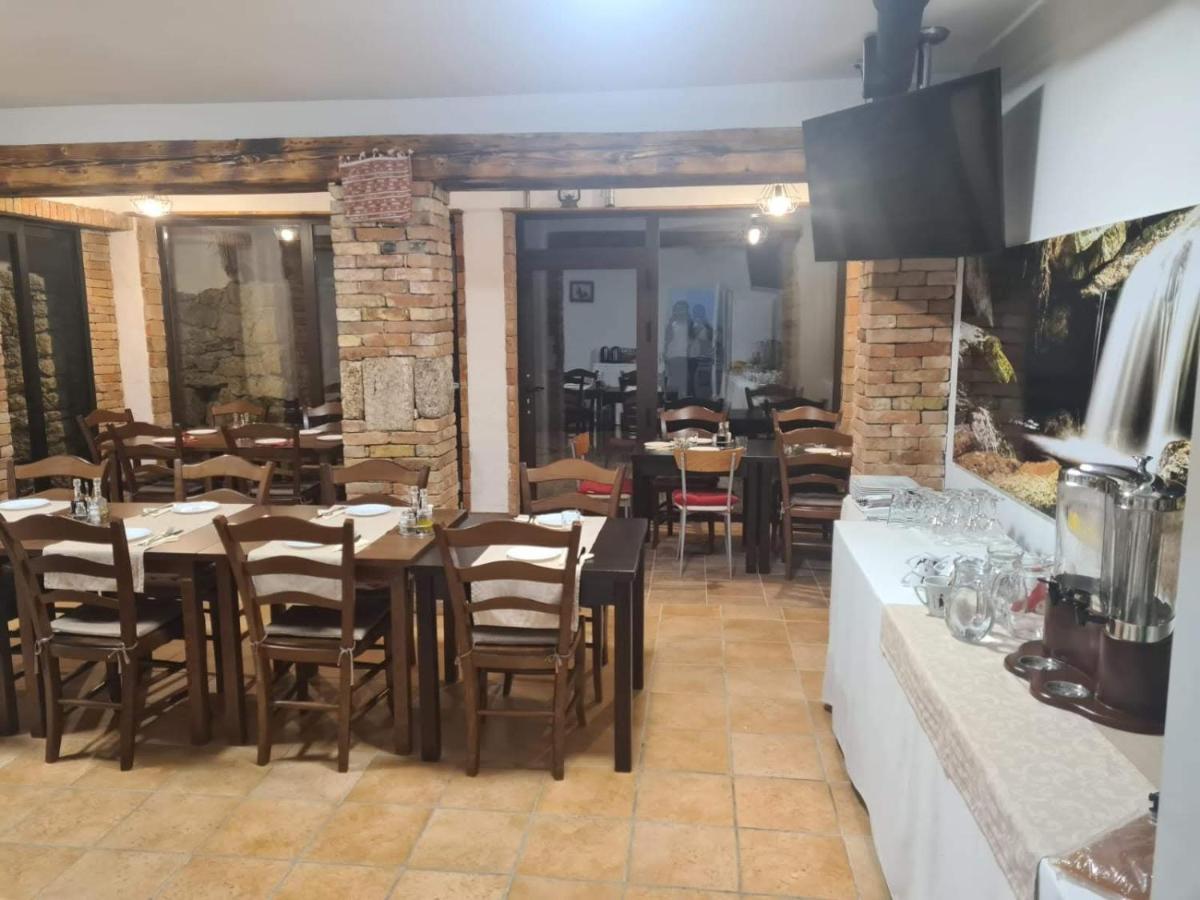 Guest House Slatki Snovi Knin Exterior photo